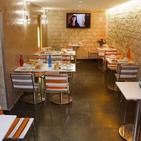 巴黎蒙马特卢米埃酒店 酒店 3*