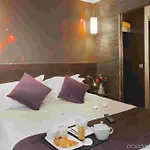 Lumières Montmartre Hotel