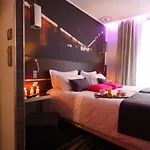 Lumières Montmartre Hotel 3*