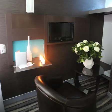 Hotel Lumieres Montmartre Paris