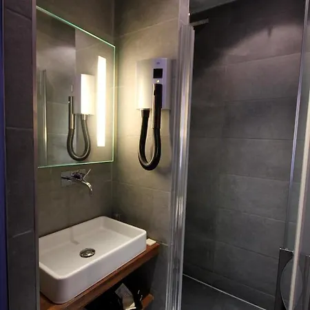 Lumieres Montmartre Отель 3*