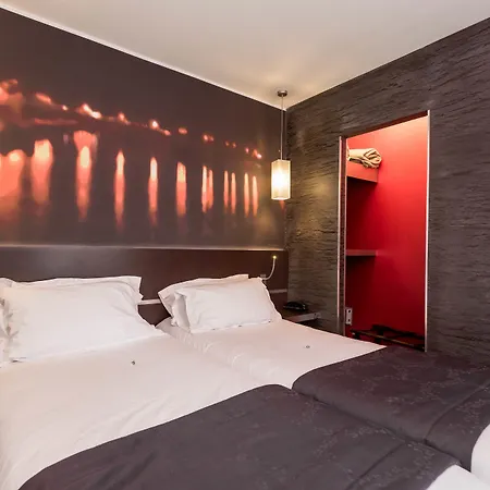 Отель Lumieres Montmartre 3*