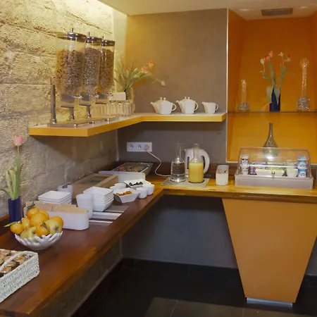 Lumieres Montmartre Hotel