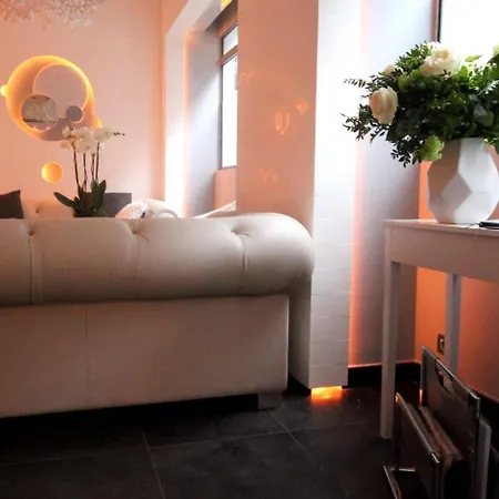 Отель Lumieres Montmartre 3*