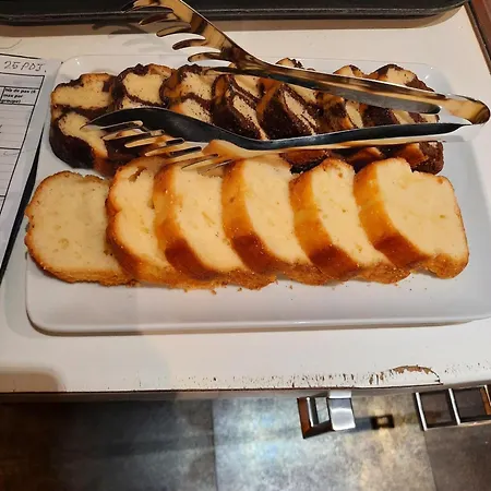 Отель Lumieres Montmartre Париж