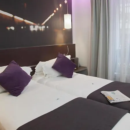 Lumieres Montmartre Hotel