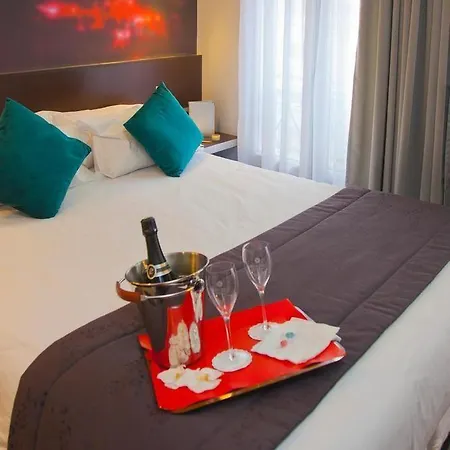 Lumieres Montmartre Отель 3*