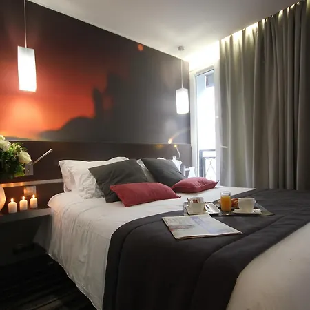 Lumieres Montmartre Hotel