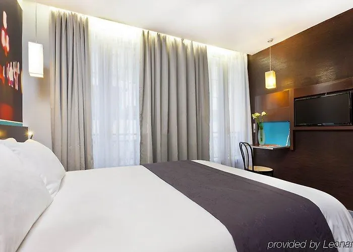 Hotel Lumieres Montmartre Paris