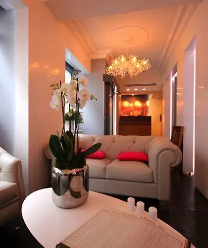Hotel Lumieres Montmartre 3*