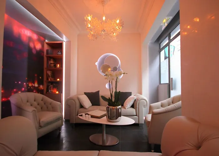 Lumieres Montmartre Hotel Paris