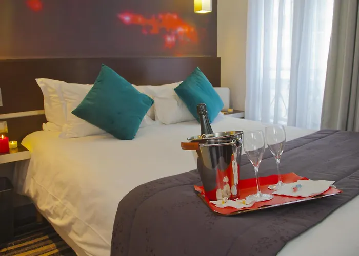 Hotel Lumieres Montmartre 3*