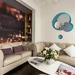 Hotel Lumieres Montmartre Paris
