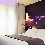 Hotel Lumieres Montmartre Paris