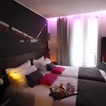 Hotel Lumieres Montmartre Paris