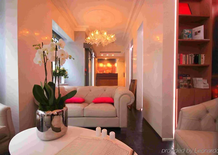 Lumieres Montmartre 3*